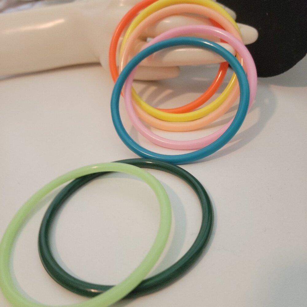Semanario Bracelet Hard Plastic Back to the 1950s Multi Colors Rare Find
